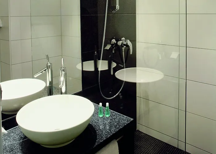 فندق One Koeln-altstadt