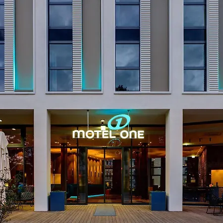 Motel One Koeln-Altstadt Hotel 3*