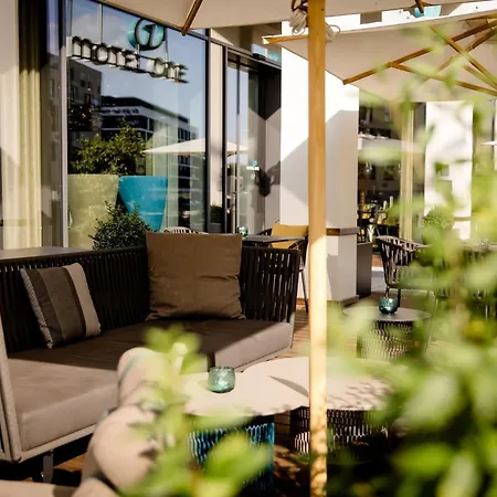 Hotel Motel One Koeln-Altstadt Cologne