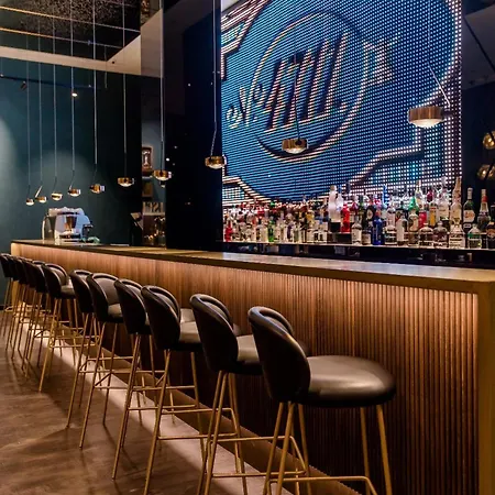 Motel One Koeln-Altstadt Hotel