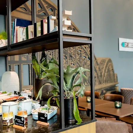 Motel One Koeln-Altstadt Cologne