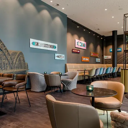 Motel One Koeln-Altstadt Hotel