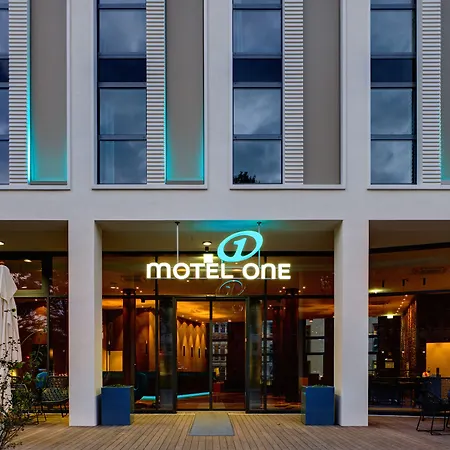One Koeln-altstadt מלון 3*