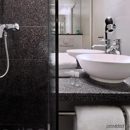 Motel One Koeln-Altstadt