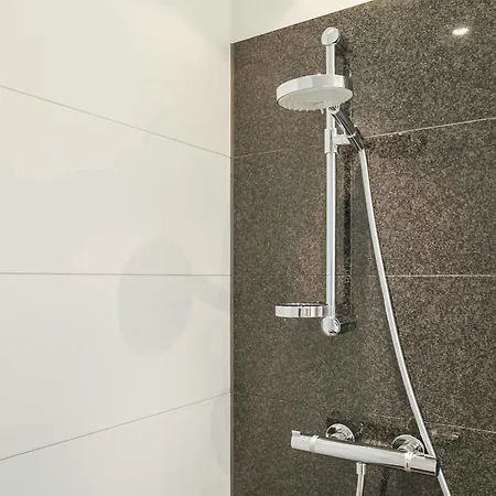 Hotel Motel One Koeln-Altstadt 3*