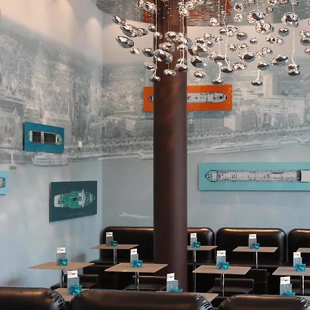 Hotel Motel One Koeln-Altstadt Cologne